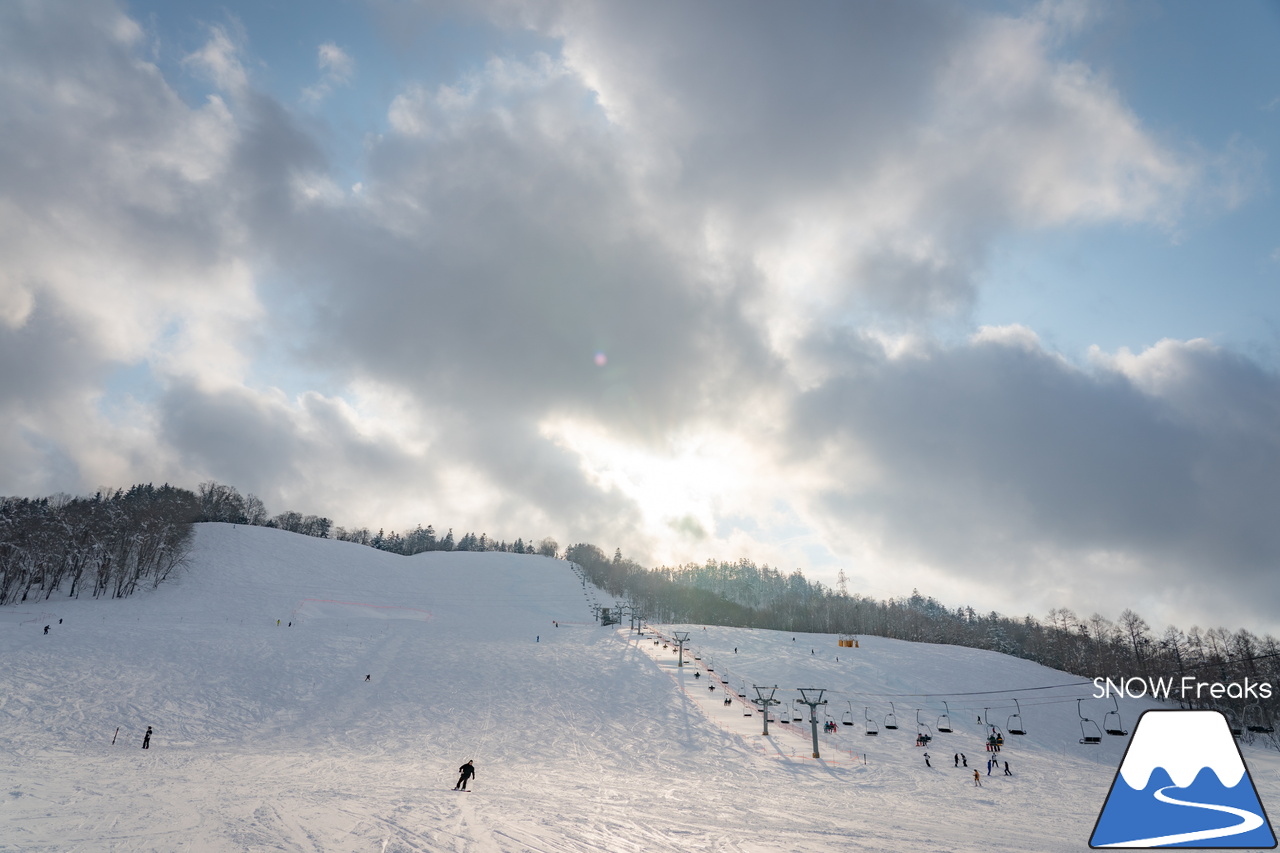 桂沢国設スキー場｜もしかして、春の足音が聞こえはじめた？湿り雪に季節の移ろいを感じた日曜日。